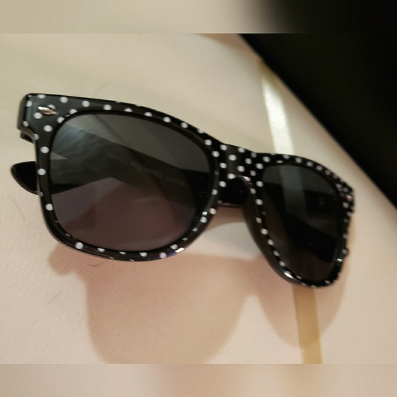 Accessories - *3/$10 Retro Rewind Polka Dot Vintage Fashion Sunglasses
